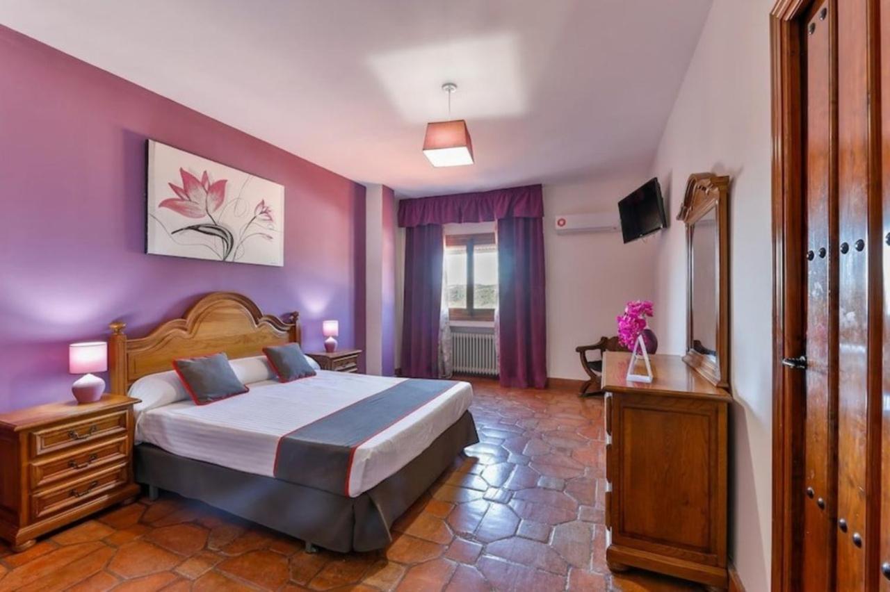 Hostal Alfonso XI Гвадалупе Экстерьер фото