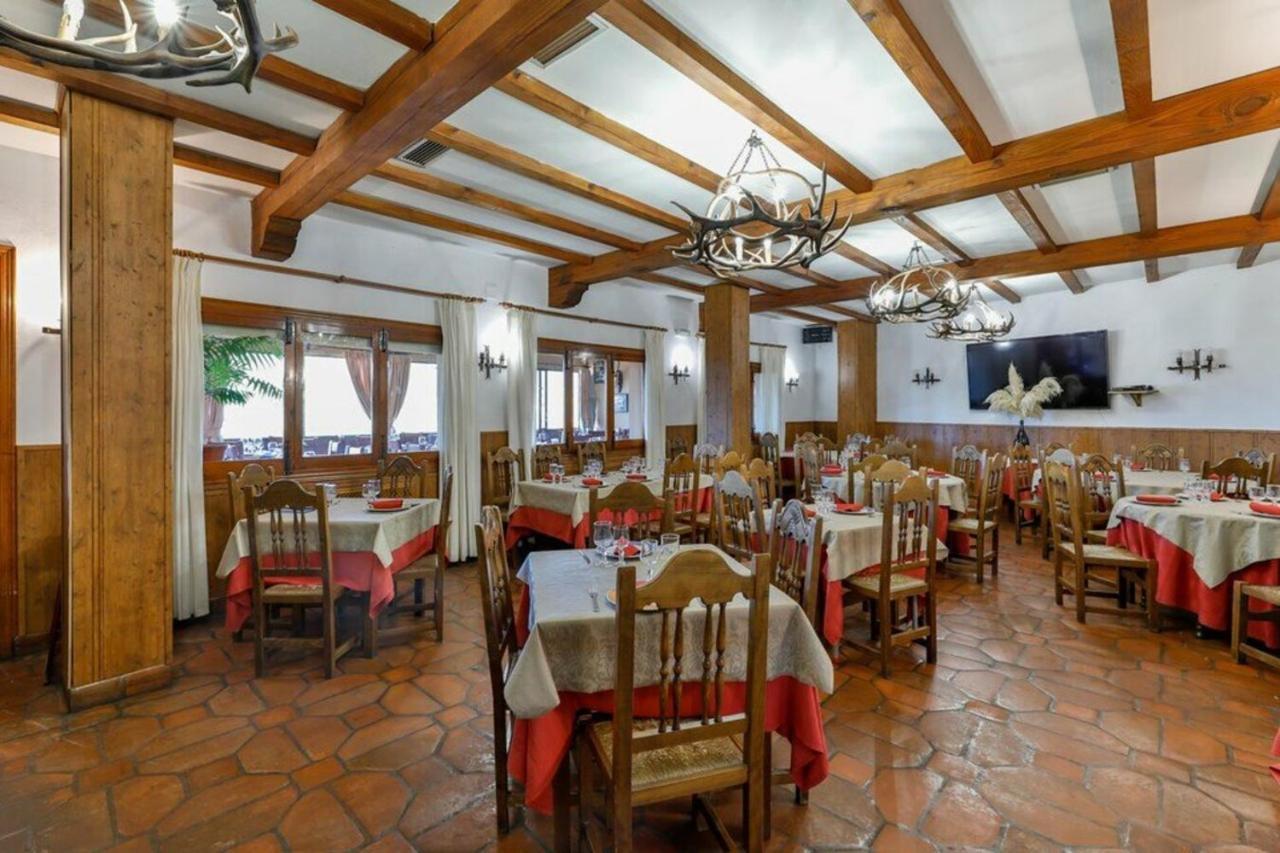 Hostal Alfonso XI Гвадалупе Экстерьер фото