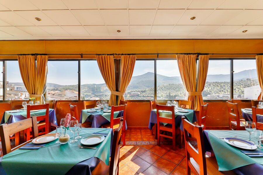 Hostal Alfonso XI Гвадалупе Экстерьер фото