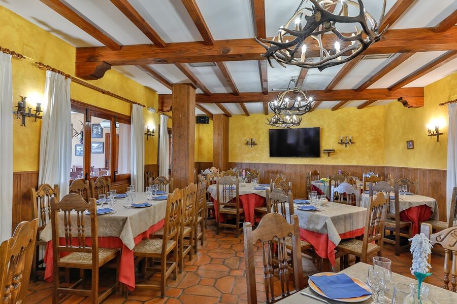 Hostal Alfonso XI Гвадалупе Экстерьер фото